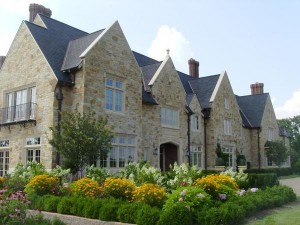 The Miller House in Lewisburg, PA features fieldstone natural stone veneer.